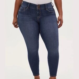 Torrid Medium Wash Super Soft High Rise Jeggings in Size 22 Regular